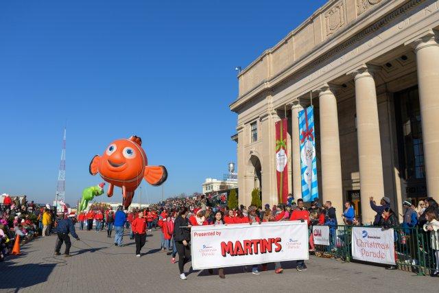 DominionChristmasParade2015